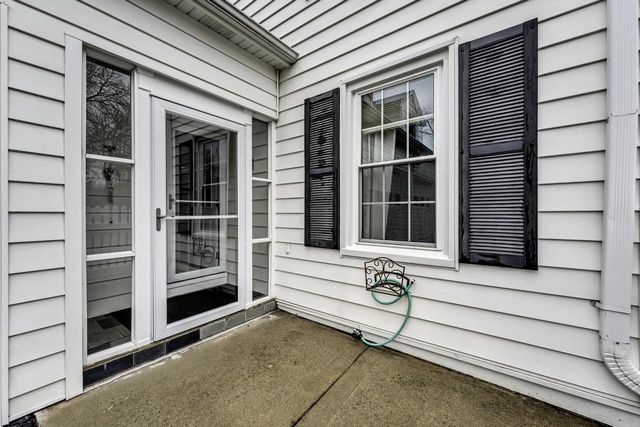 306 Vincennes CIRCLE, Racine, WI 53402