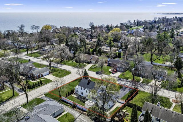 306 Vincennes CIRCLE, Racine, WI 53402