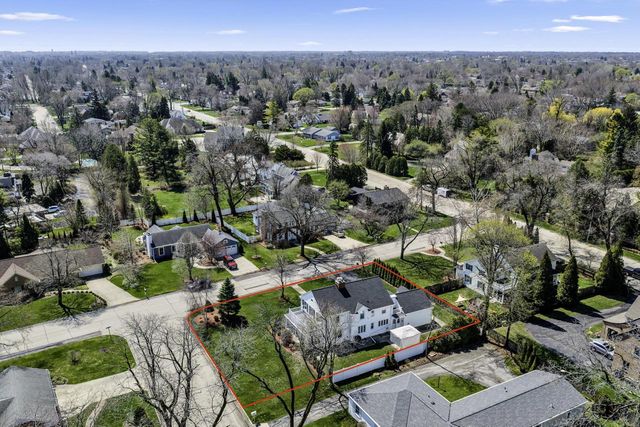 306 Vincennes CIRCLE, Racine, WI 53402