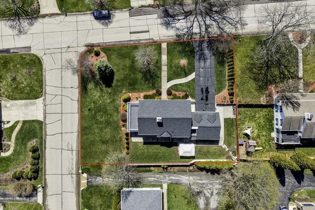 306 Vincennes CIRCLE, Racine, WI 53402