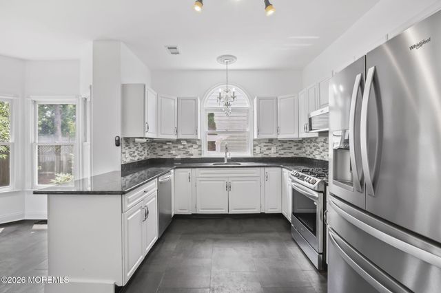 4 Claire Court, Matawan, NJ 07747
