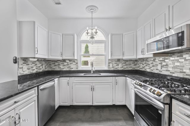 4 Claire Court, Matawan, NJ 07747