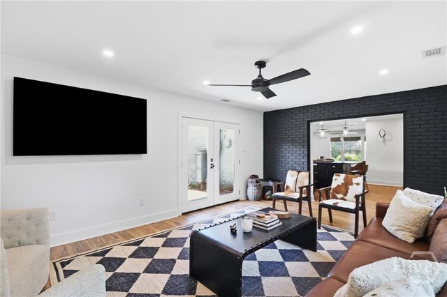 9 Drake Drive, Savannah, GA 31406