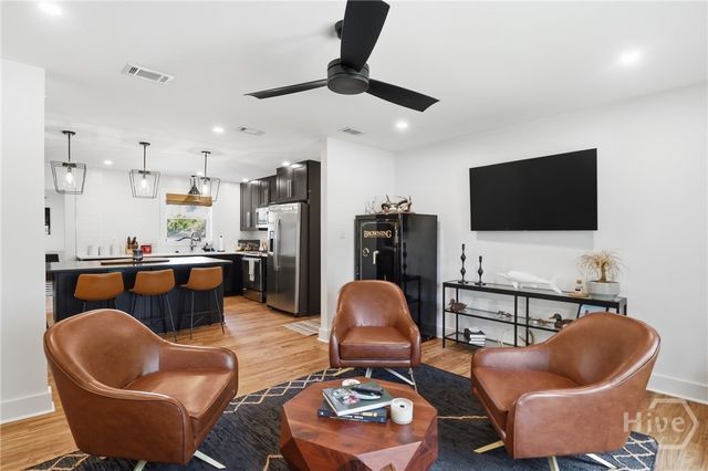 9 Drake Drive, Savannah, GA 31406