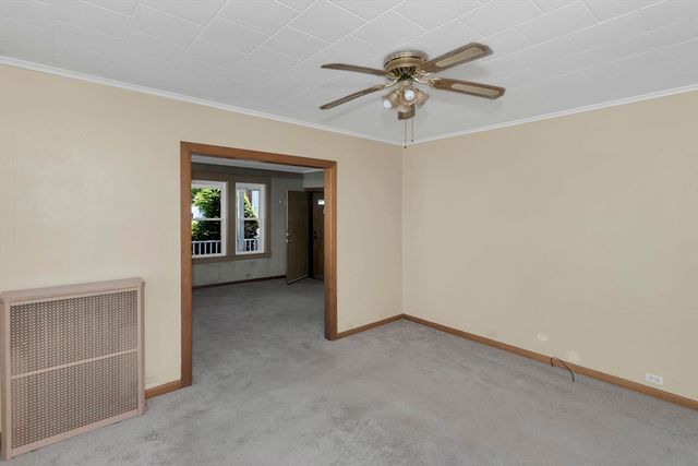 53 Calumet Rd, Holyoke, MA 01040