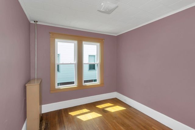 53 Calumet Rd, Holyoke, MA 01040