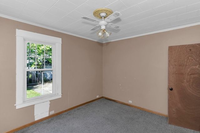 53 Calumet Rd, Holyoke, MA 01040