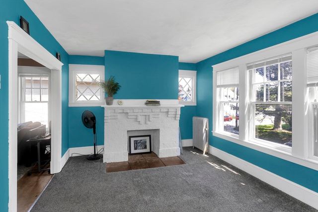53 Calumet Rd, Holyoke, MA 01040