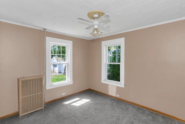 53 Calumet Rd, Holyoke, MA 01040