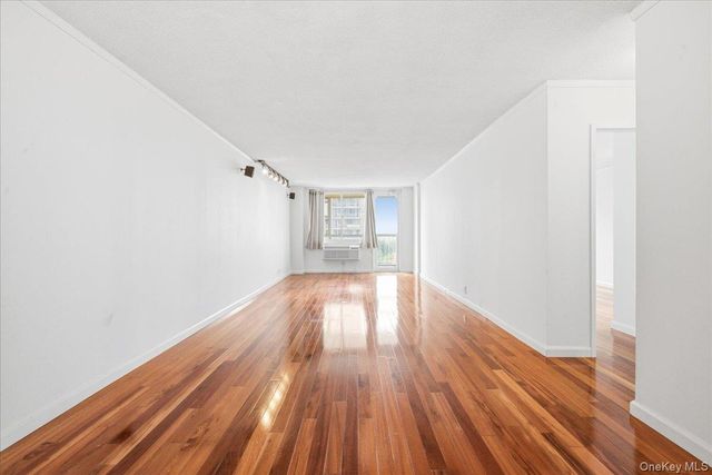 118-17 Union Turnpike 12G, Forest Hills, NY 11375