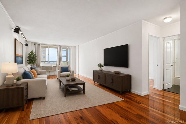 118-17 Union Turnpike 12G, Forest Hills, NY 11375