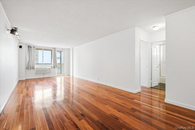 118-17 Union Turnpike 12G, Forest Hills, NY 11375