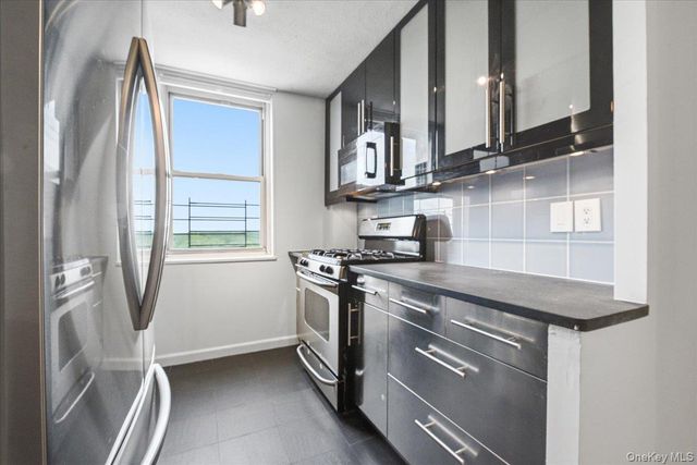 118-17 Union Turnpike 12G, Forest Hills, NY 11375