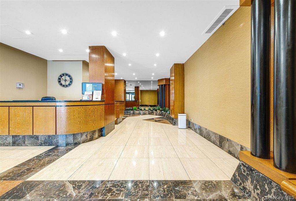 118-17 Union Turnpike 12G, Forest Hills, NY 11375 — photo 2