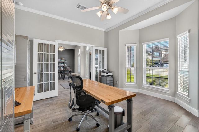 11903 Champions Forest Drive, Mont Belvieu, TX 77535