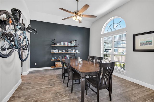 11903 Champions Forest Drive, Mont Belvieu, TX 77535