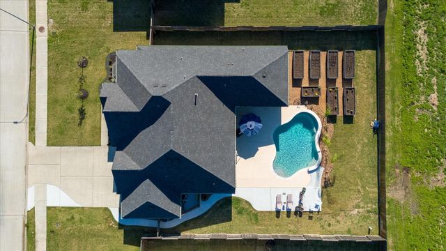 11903 Champions Forest Drive, Mont Belvieu, TX 77535