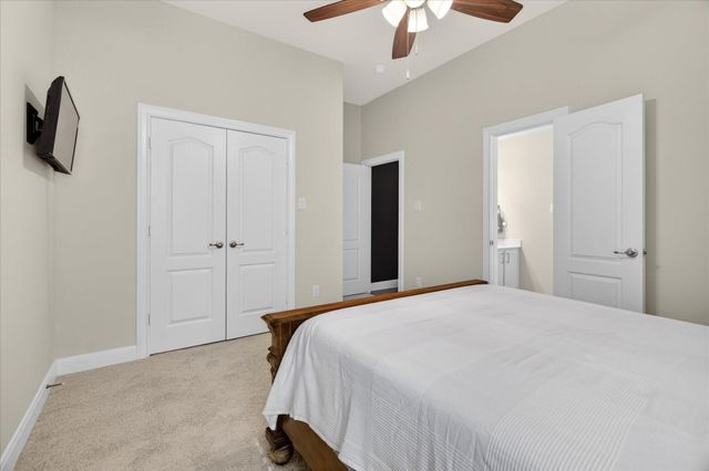 11903 Champions Forest Drive, Mont Belvieu, TX 77535