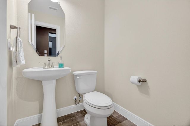 11903 Champions Forest Drive, Mont Belvieu, TX 77535