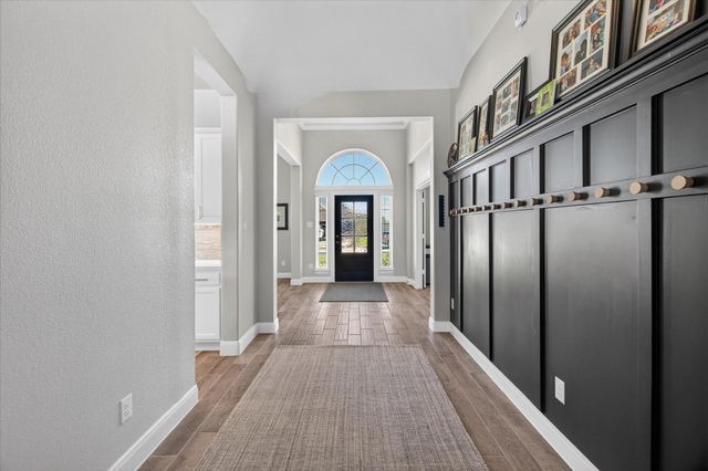 11903 Champions Forest Drive, Mont Belvieu, TX 77535