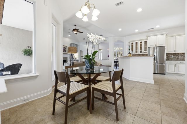 933 Oxford Dr, St Augustine, FL 32084