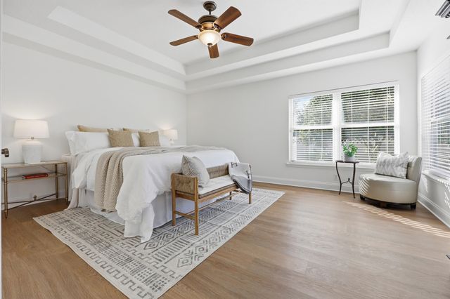 933 Oxford Dr, St Augustine, FL 32084