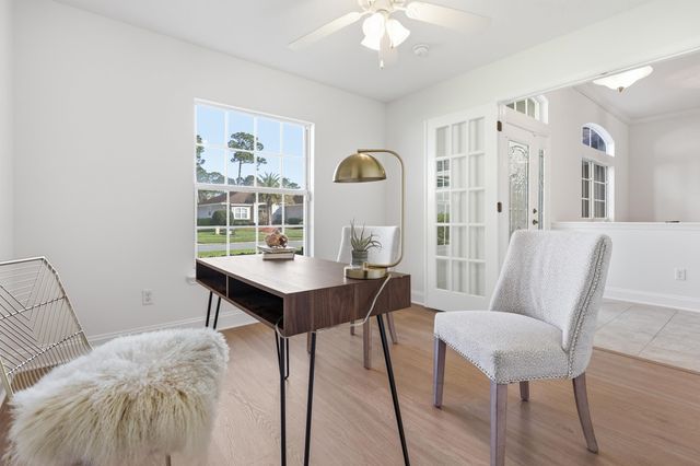 933 Oxford Dr, St Augustine, FL 32084