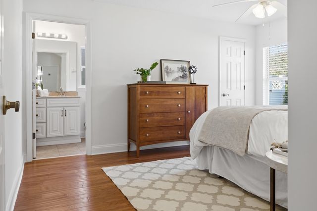 933 Oxford Dr, St Augustine, FL 32084