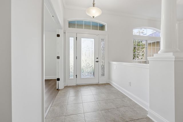 933 Oxford Dr, St Augustine, FL 32084