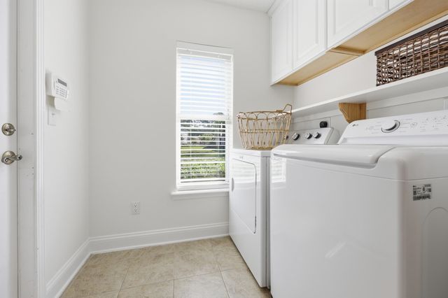 933 Oxford Dr, St Augustine, FL 32084