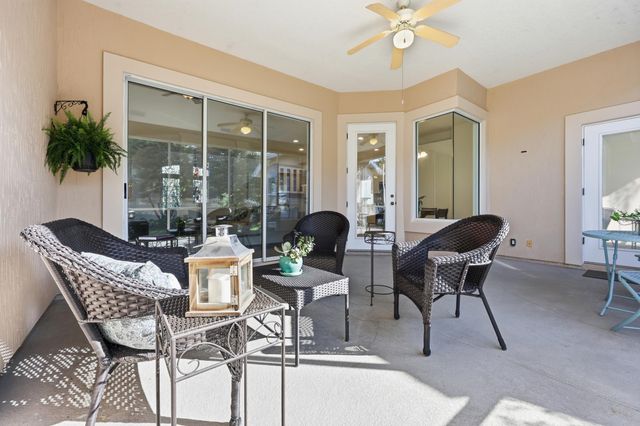 933 Oxford Dr, St Augustine, FL 32084