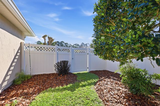 933 Oxford Dr, St Augustine, FL 32084