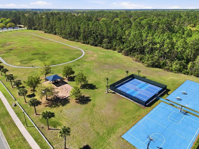 933 Oxford Dr, St Augustine, FL 32084