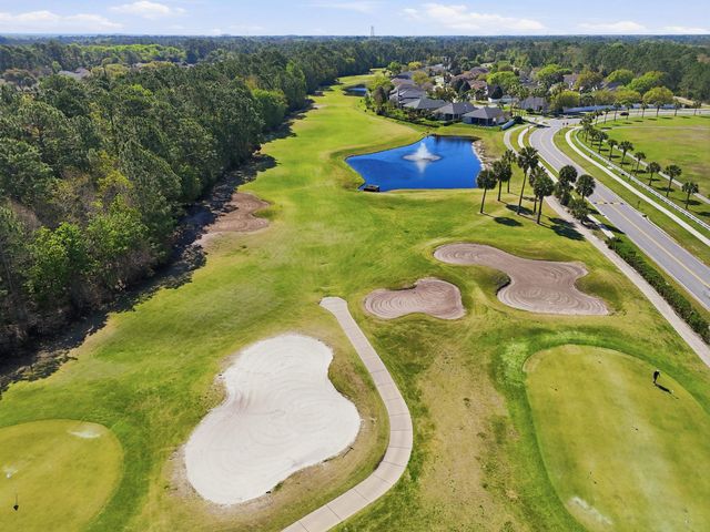 933 Oxford Dr, St Augustine, FL 32084