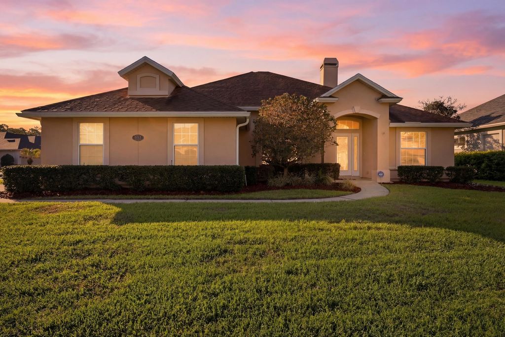 933 Oxford Dr, St Augustine, FL 32084