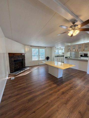 2244 Jeannie Street, Navarre, FL 32566