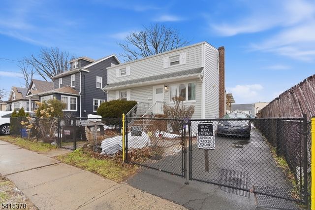 229 Hillcrest Ter, Roselle Boro, NJ 07203