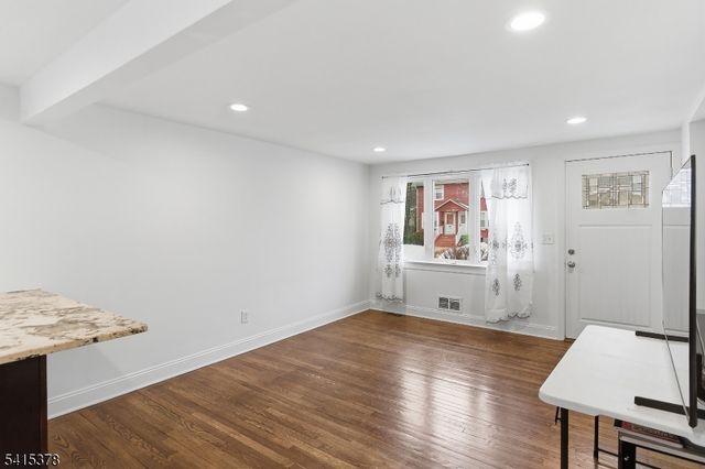 229 Hillcrest Ter, Roselle Boro, NJ 07203