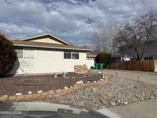 950 Sage View Drive, Sparks, NV 89434