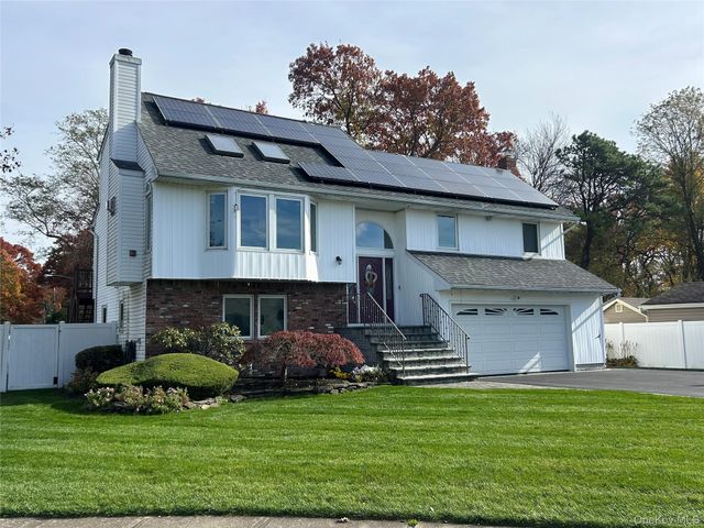 839 Pine Avenue, West Islip, NY 11795