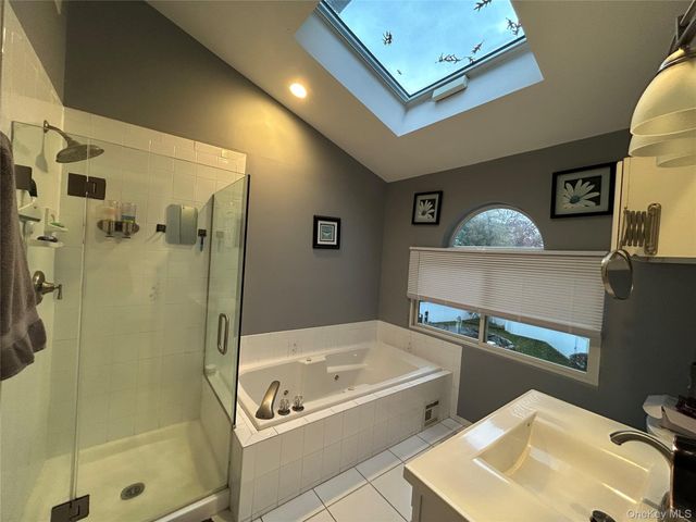 839 Pine Avenue, West Islip, NY 11795