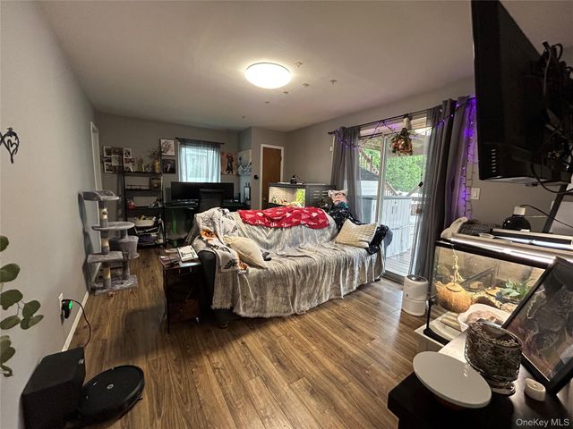 839 Pine Avenue, West Islip, NY 11795