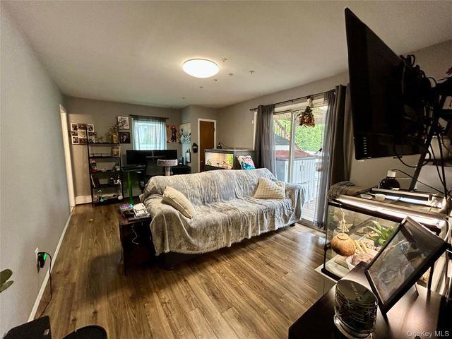 839 Pine Avenue, West Islip, NY 11795