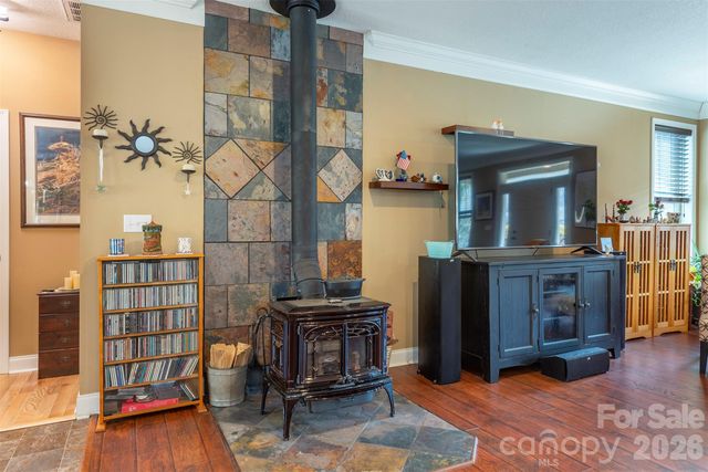 18 Hoye Lane, Candler, NC 28715