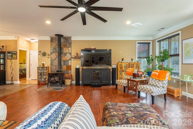 18 Hoye Lane, Candler, NC 28715