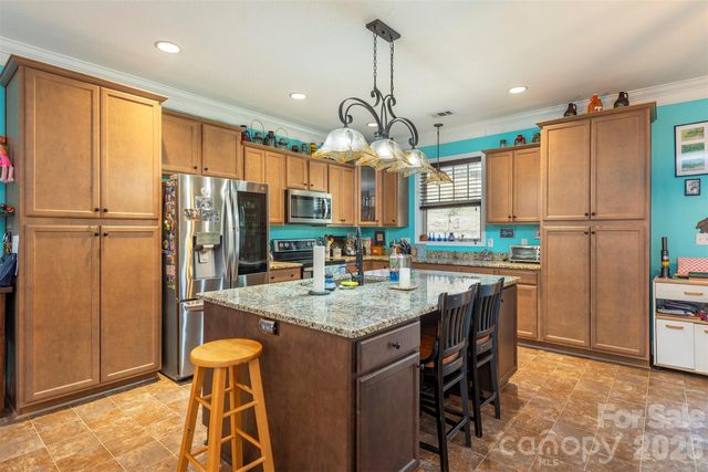 18 Hoye Lane, Candler, NC 28715