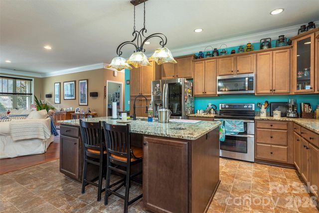 18 Hoye Lane, Candler, NC 28715