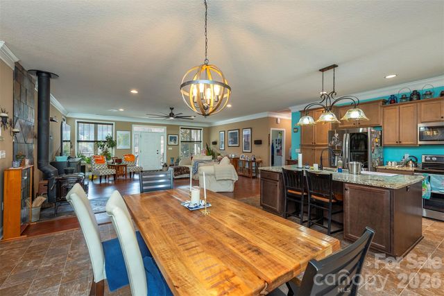 18 Hoye Lane, Candler, NC 28715