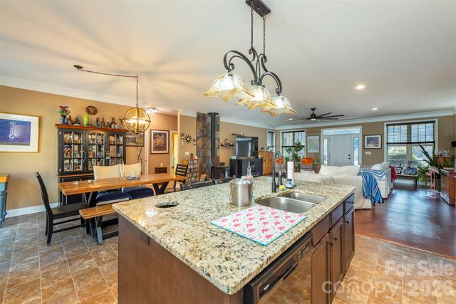 18 Hoye Lane, Candler, NC 28715