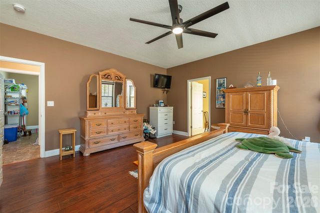 18 Hoye Lane, Candler, NC 28715